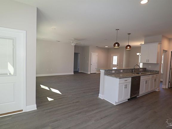 2nd image of 2144 Jeannie St