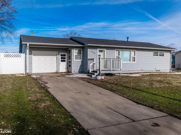 103 Columbus Dr, Marshalltown, IA 50158