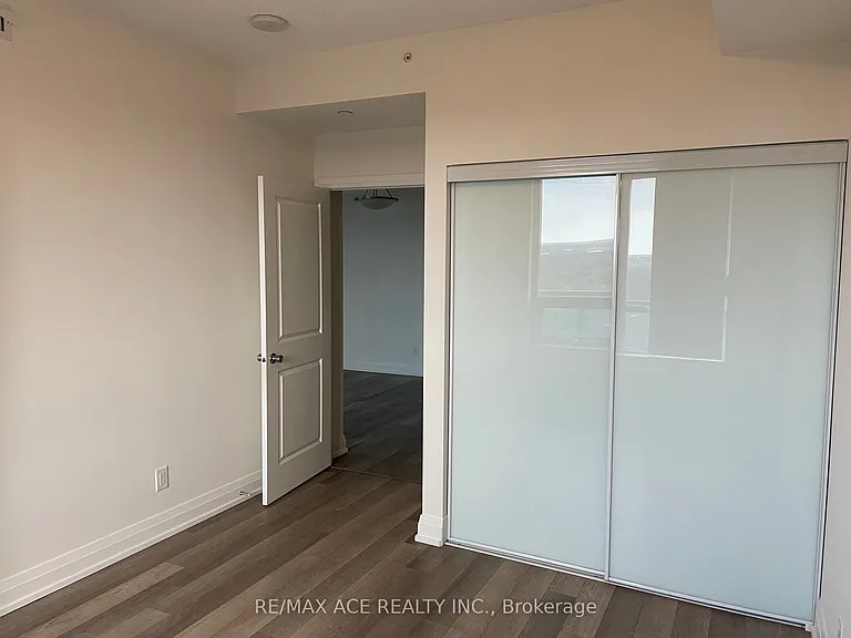 7165 Yonge St #1902 — Photo 18