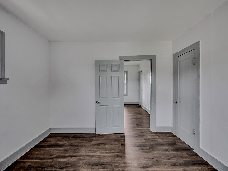 1st image of 200 S Main St #1