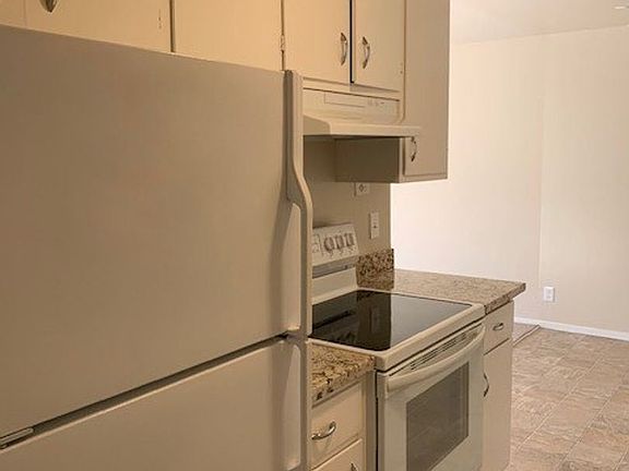 4th image of 620 Masonic Way APT E