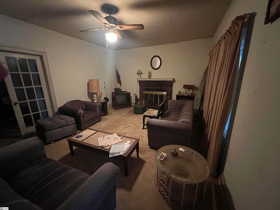 2nd image of 303 West Ave