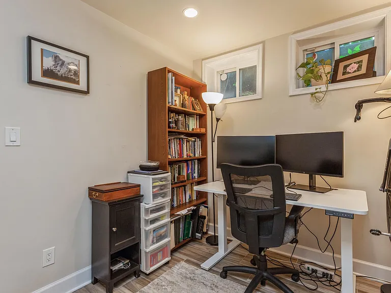 304 Q St NW #1 — Photo 17