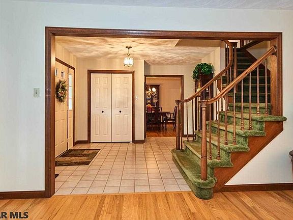 3rd image of 1761 Cambridge Dr