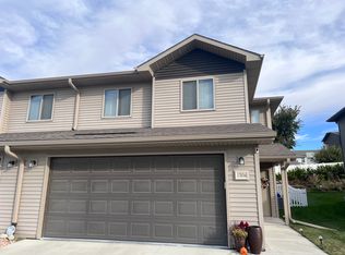 17034 Hawthorne Ave, Omaha, NE 68118