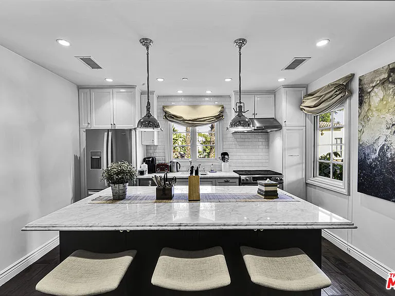 1203 Park Way — Photo 3