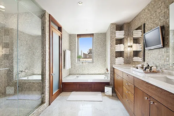 Rented by Town Residential | media 21