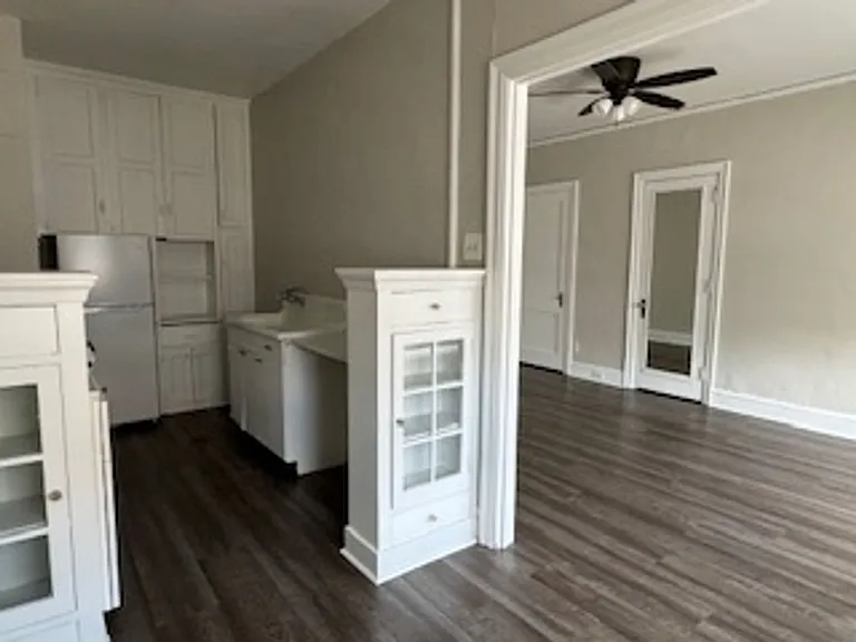 Oak Grove Apartment Hotel — Photo 17