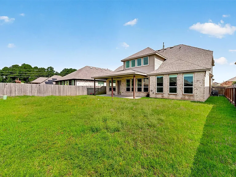 24419 Avanti Dr — Photo 49