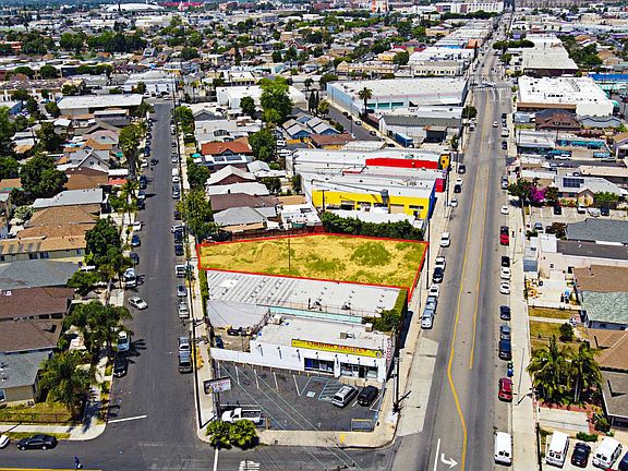 4th image of 834 E Jefferson Blvd