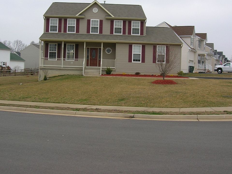 2,356 ft, .28 ac, 2001