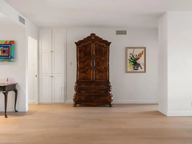 939 Coast Blvd #5G — Photo 5