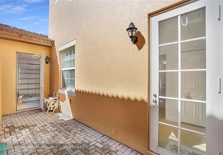 14720 SW 11th St — Photo 52