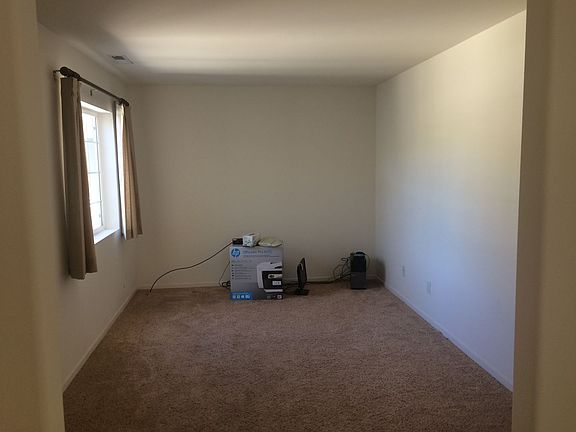 4th image of 1035 Pinion Pine Dr