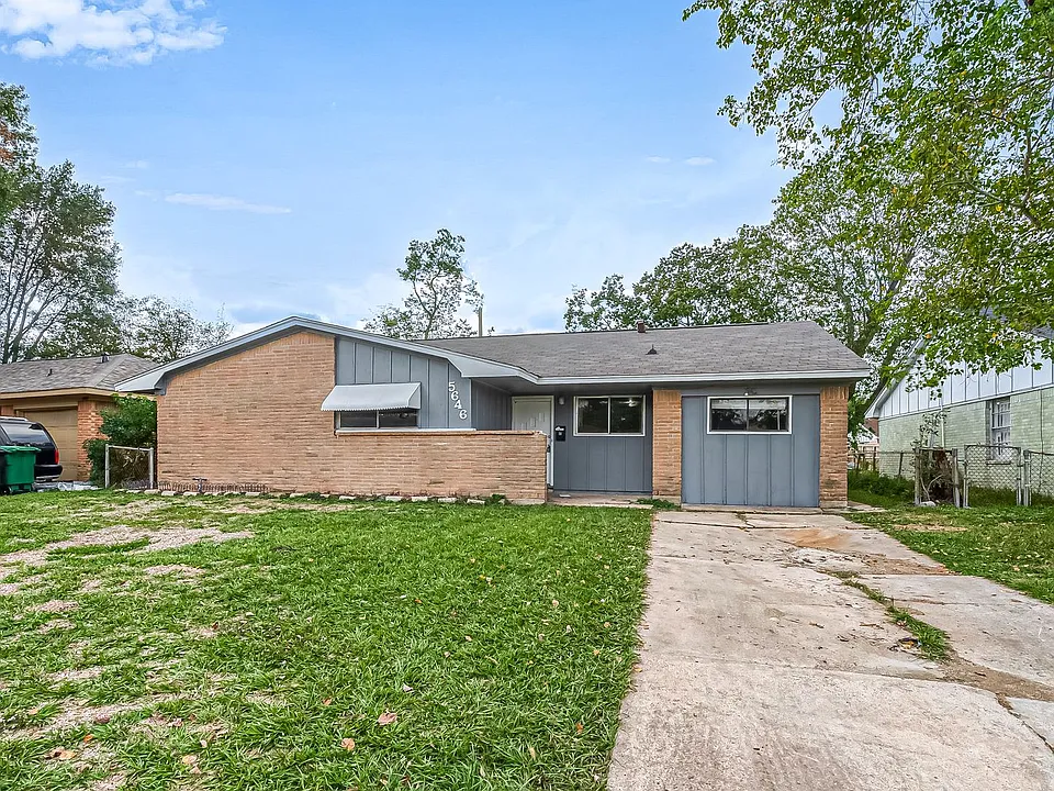 5646 Cedarburg Dr