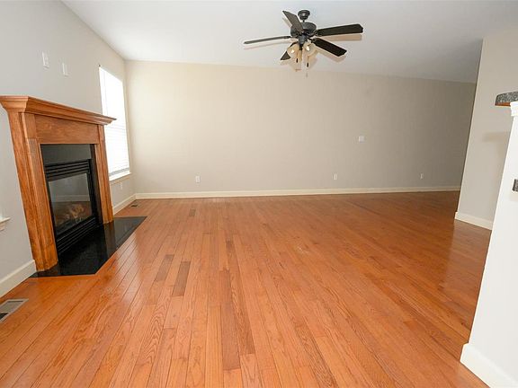5th image of 2037 Briarbend Ct