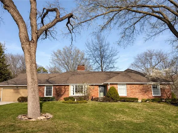 10011 Fontana Ln, Overland Park, KS 66207