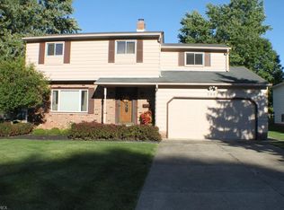 7005 Edgecliff Dr, Parma, OH
