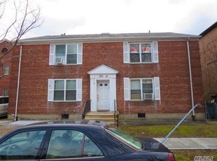 190-12 Station Rd #2R, Flushing, NY 11358