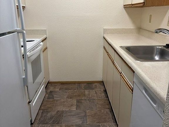 4th image of 4055 9th Ave NE APT 103