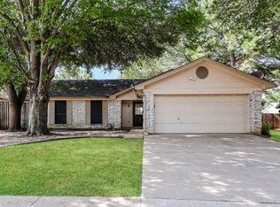 2810 Glen Hollow Cir, Arlington, TX 76016