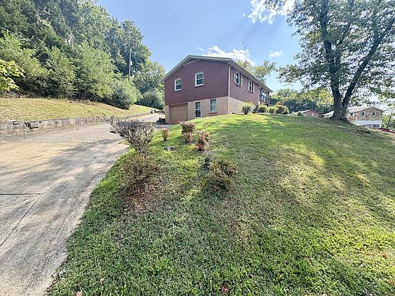 4th image of 302 Crossland Ave