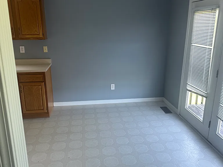 250 Bay Hill Ct — Photo 9