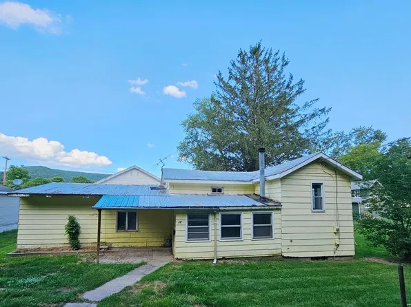 18 Spring St, Canisteo, NY 14823