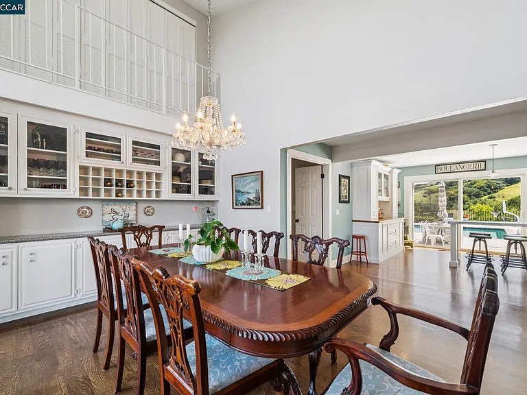 1933 Joseph Dr — Photo 33
