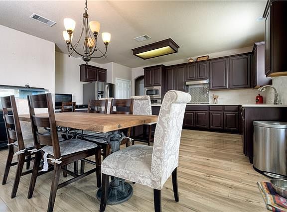 5th image of 1806 Harvest Bend Ln