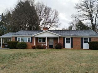 909 Ruffner Pl, Lexington, VA 24450