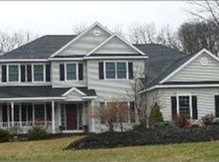 3 Little Dr, Malta, NY 12020