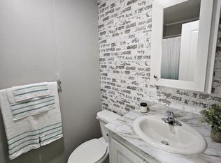 Lindale Manor, Marion, IA 52302