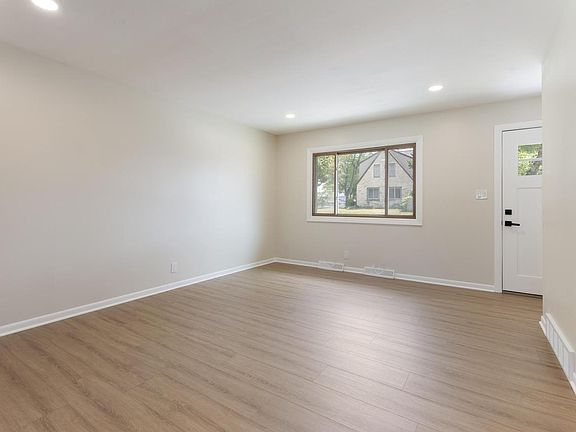 5th image of 164 W Uncas AVENUE