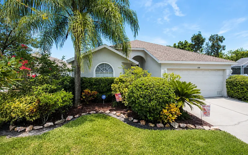 3 bed, 2.0 bath, 1660 sqft, $3,295 — Photo 3