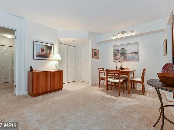 4th image of 803 N Howard St APT 260