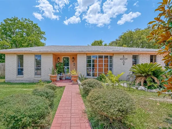 296 Dyna Drive, Houston, TX 77060