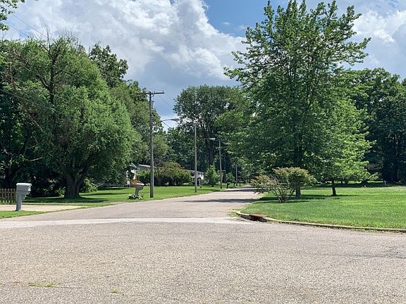4th image of 817 Trumbull Dr