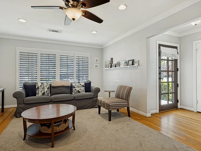 6236 Monticello Ave — Photo 3