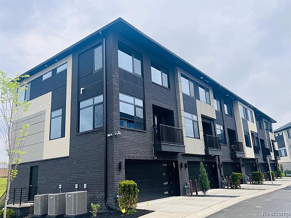 3rd image of 740 Town Center Dr