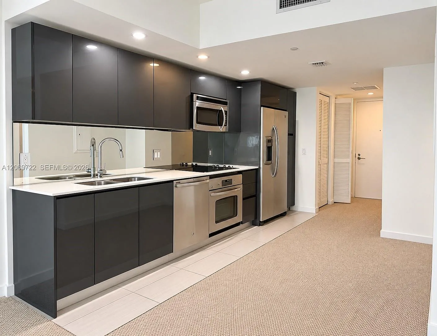 Mybrickell Condo — Photo 1