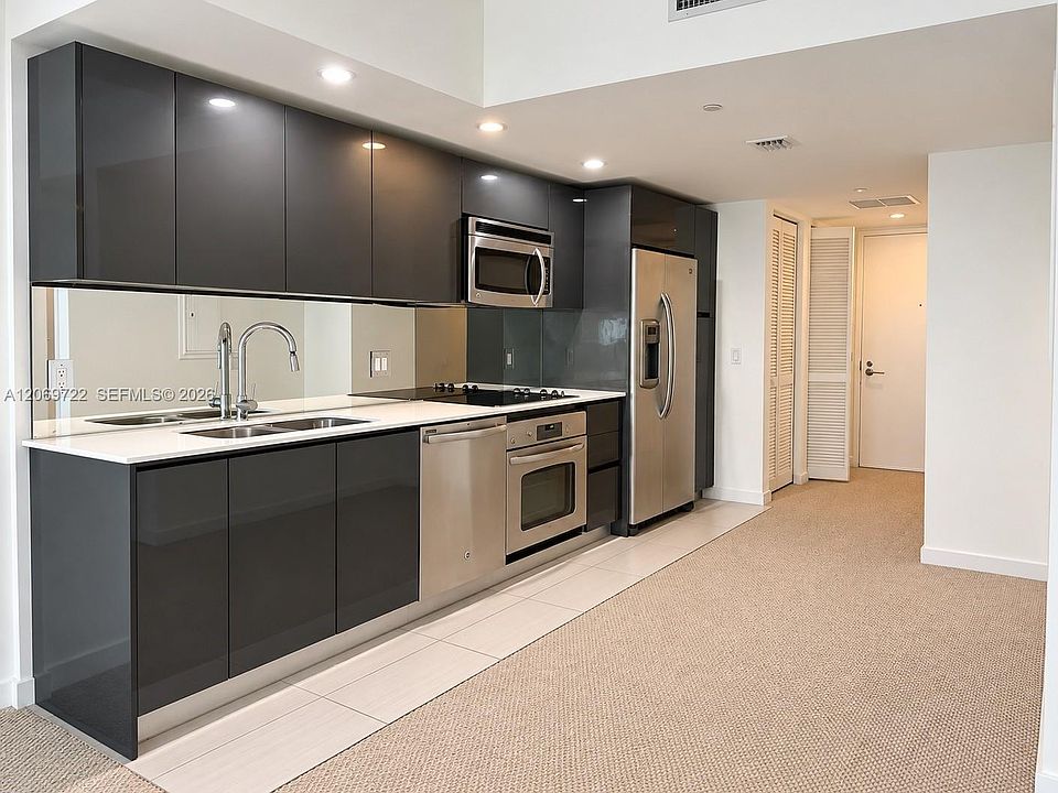 1st image of 31 SE 6th St APT 405