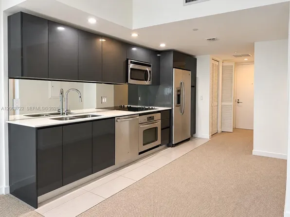 31 SE 6th St APT 405, Miami, FL 33131