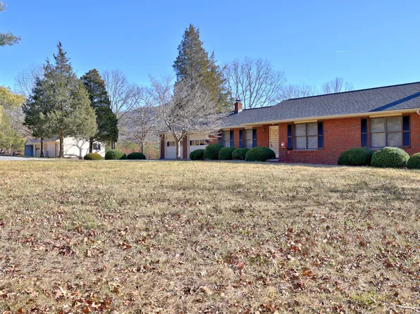 3940 Flatwoods Rd, Elliston, VA 24087