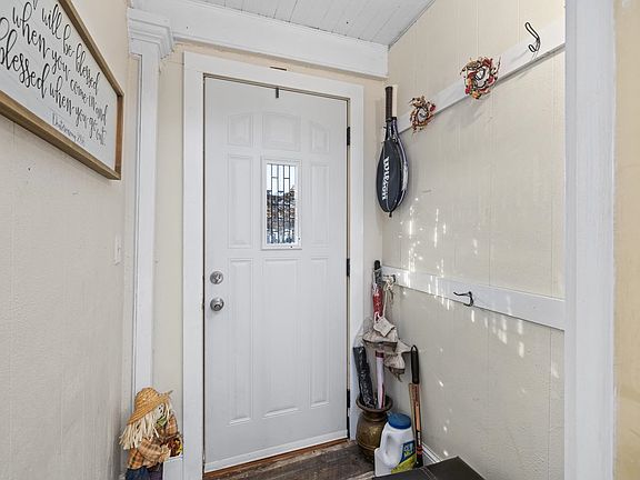 4th image of 410 Libbie St
