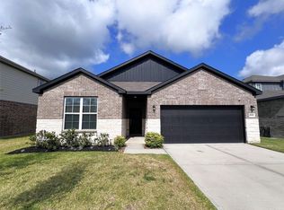 2002 Champions Dr, Navasota, TX 77868
