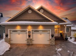 40 SE Oakfield Close, Red Deer, AB T4P0C9