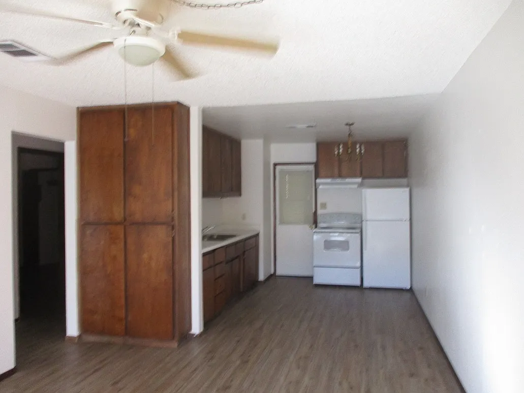 2 bed, 800 sqft, $1,200 — Photo 3