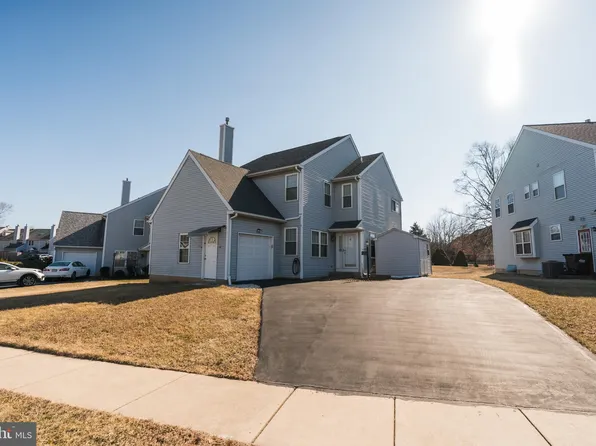 150 Dawn Dr, Lansdale, PA 19446
