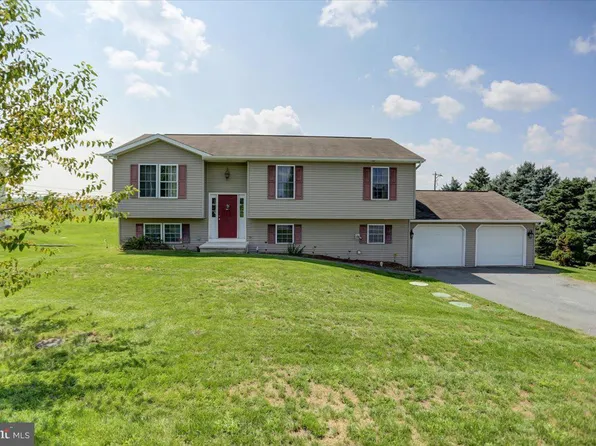 25 Carla Dr, Shippensburg, PA 17257